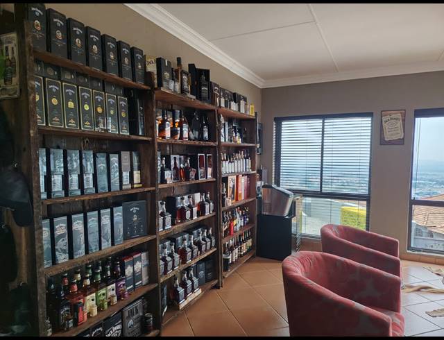 4 BEDROOM TOWNHOUSE FOR SALE IN CASHAN